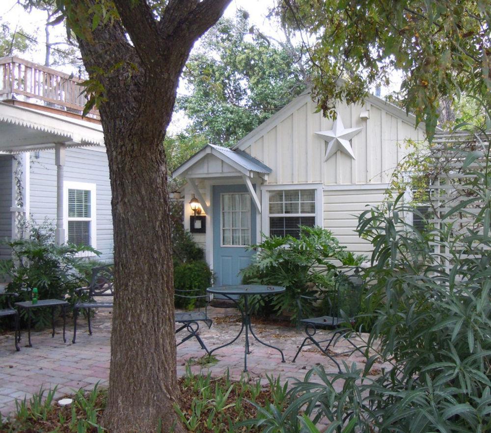 Carriage House Fredericksburg Bagian luar foto